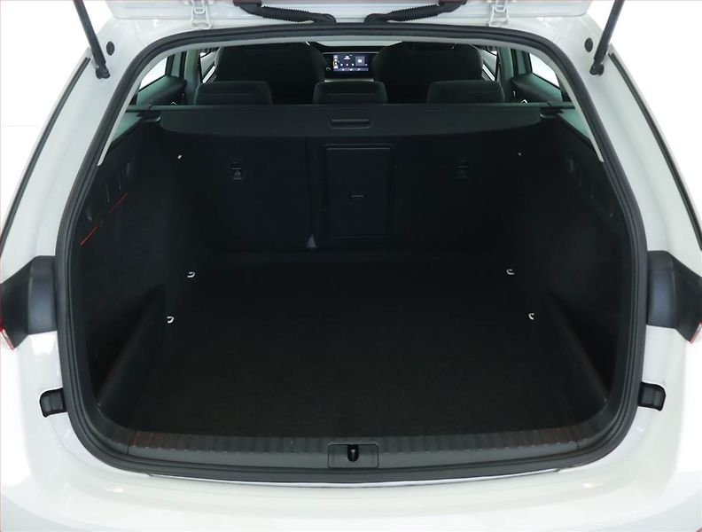 Škoda Octavia (2021) Style 2.0 TDI, Tempomat - fotka 14 z 15