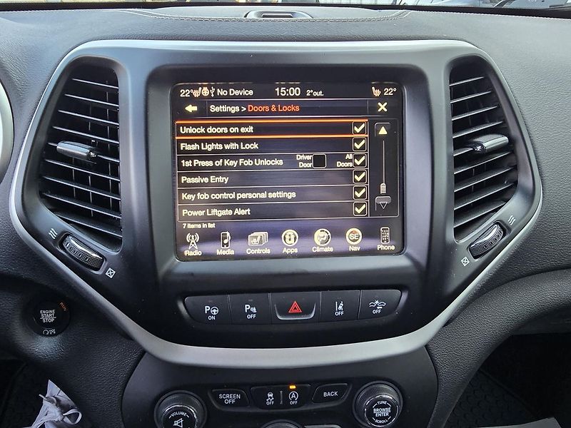 Jeep Cherokee 147kW 4x4 LIMITED KŮŽE NAV - fotka 40 z 49