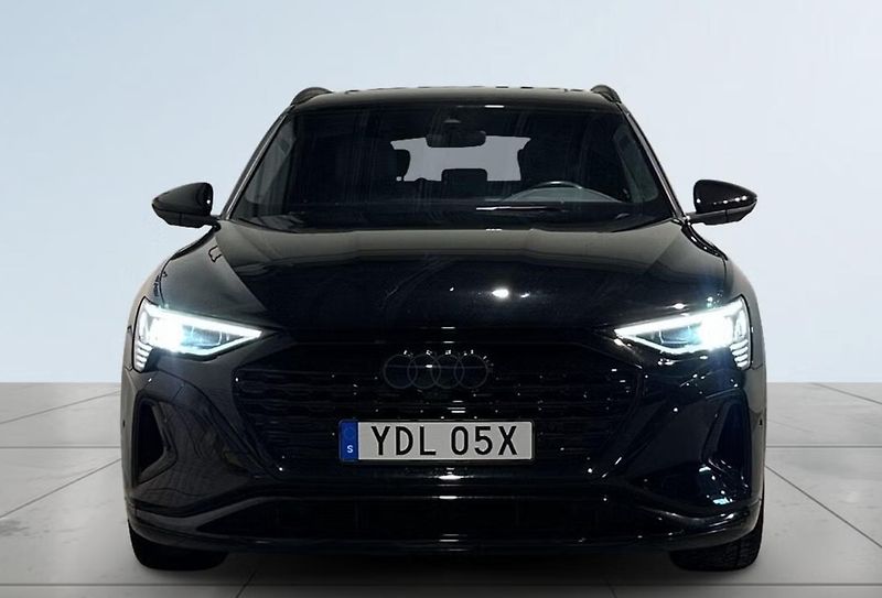 Audi Q8 e-tron 55 Q 360k Pano Tažné BLIS - fotka 2 z 22