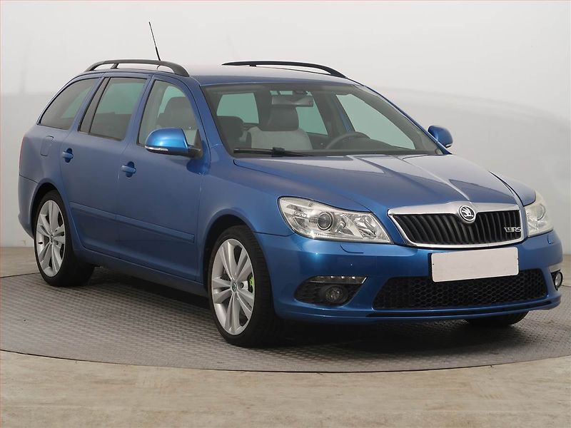 Škoda Octavia (2011) RS 2.0 TSI, Xenony, Tempomat - fotografie inzerátu