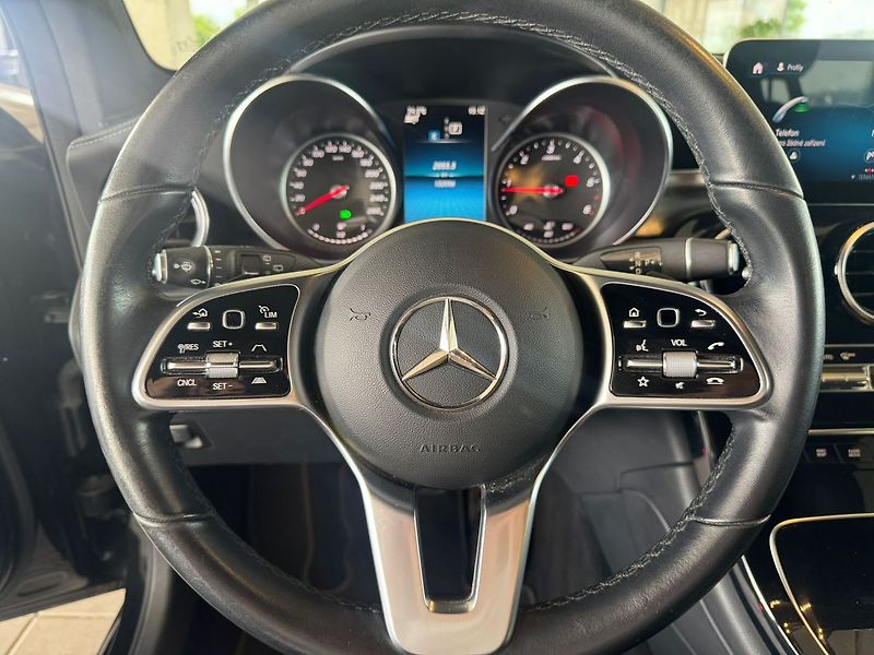 Mercedes-Benz GLC 220d 4MATIC - fotka 14 z 21
