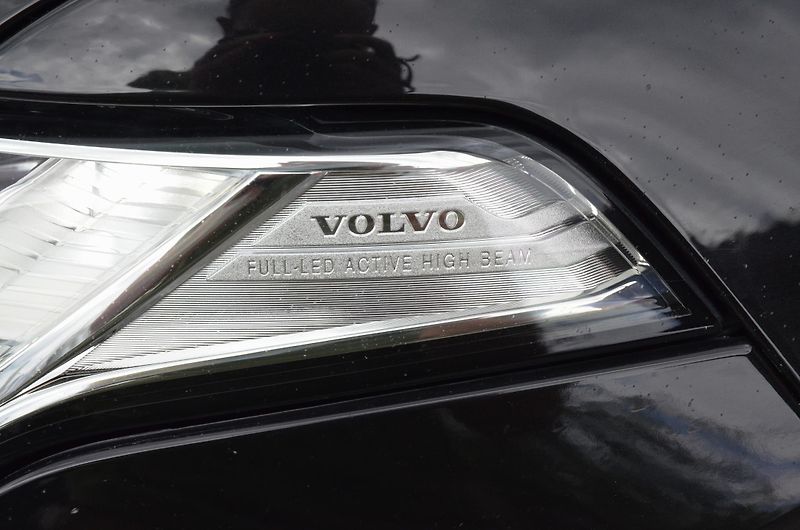 Volvo XC90 (2016) D5 // REZERVOVÁNO // - fotka 9 z 47