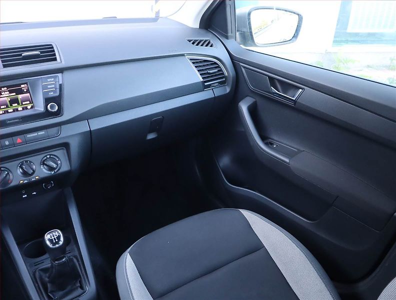 Škoda Fabia (2017) 1.2 TSI, Tempomat - fotka 8 z 15