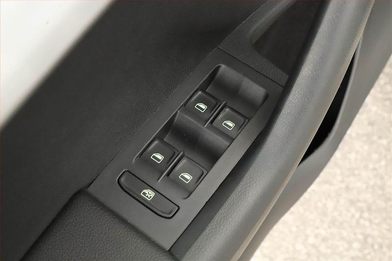 Škoda Octavia (2014) Style 2.0 TDI, Serv.kniha - fotka 14 z 14