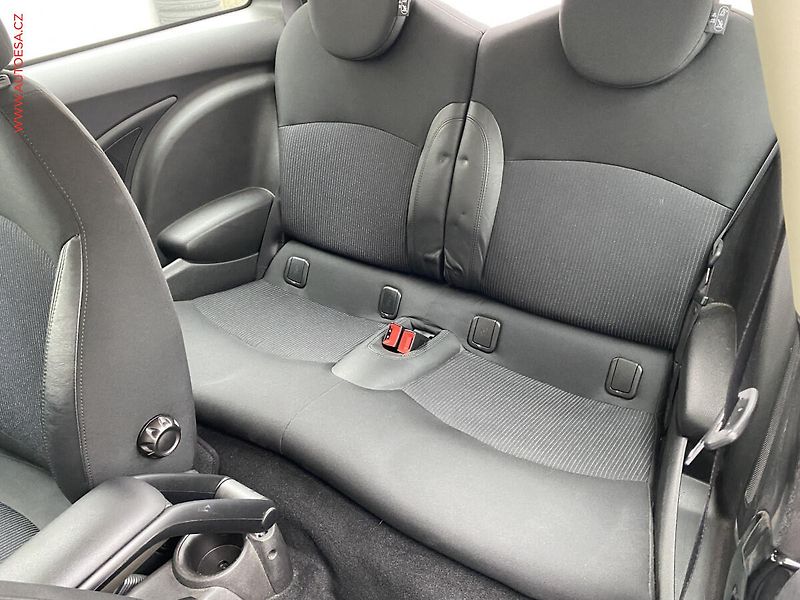 Mini Cooper (2011) 1.6 D, Bixen, +ALU - fotka 10 z 16