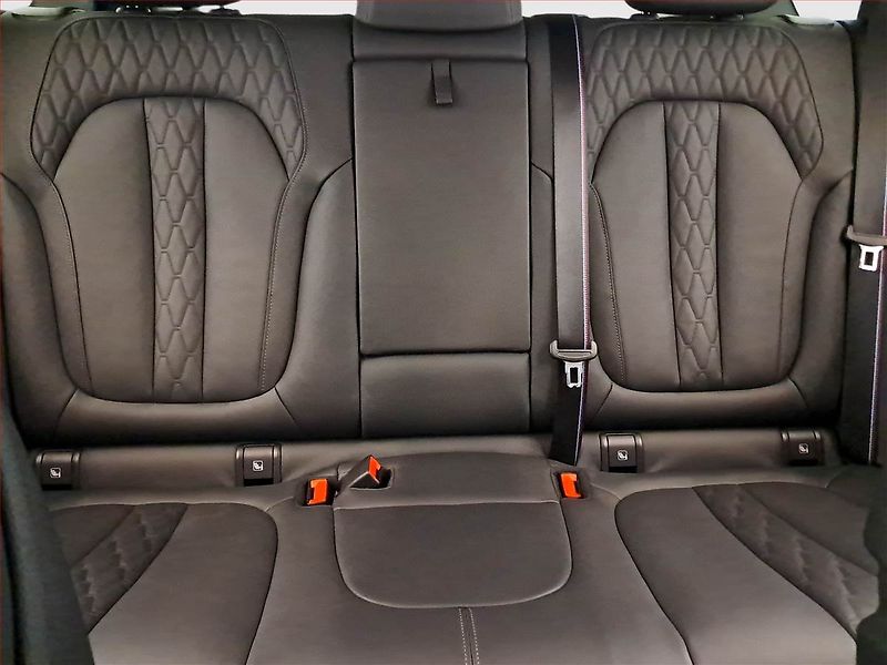 BMW X5 (2023) xDrive30d - fotka 10 z 31
