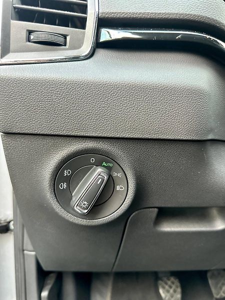 Škoda Karoq (2019) 1.6 TDI 2019 VELKY SERVIS - fotka 13 z 37