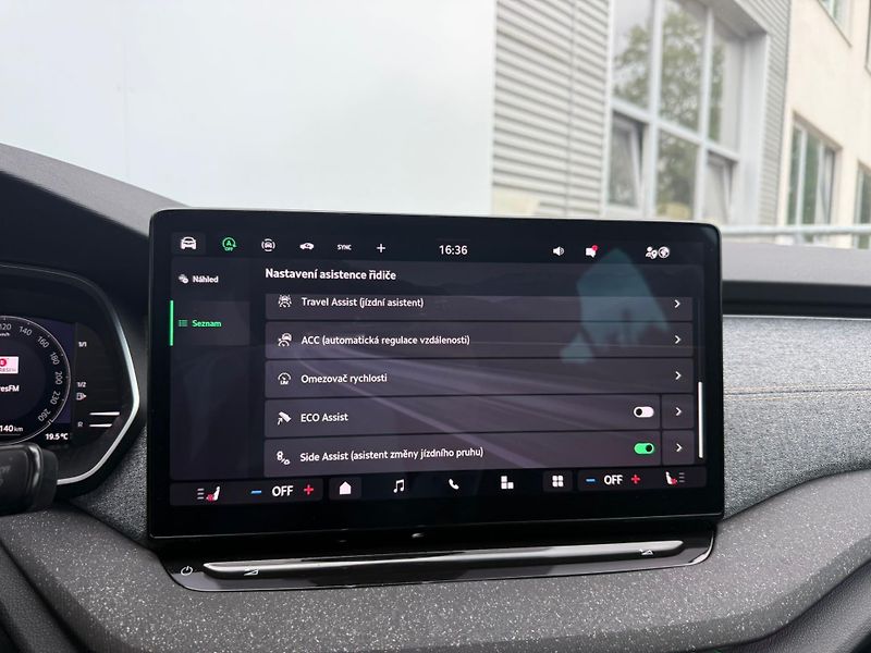 Škoda Octavia Top Selection 2.0 TDI 110kw DS - fotka 14 z 24