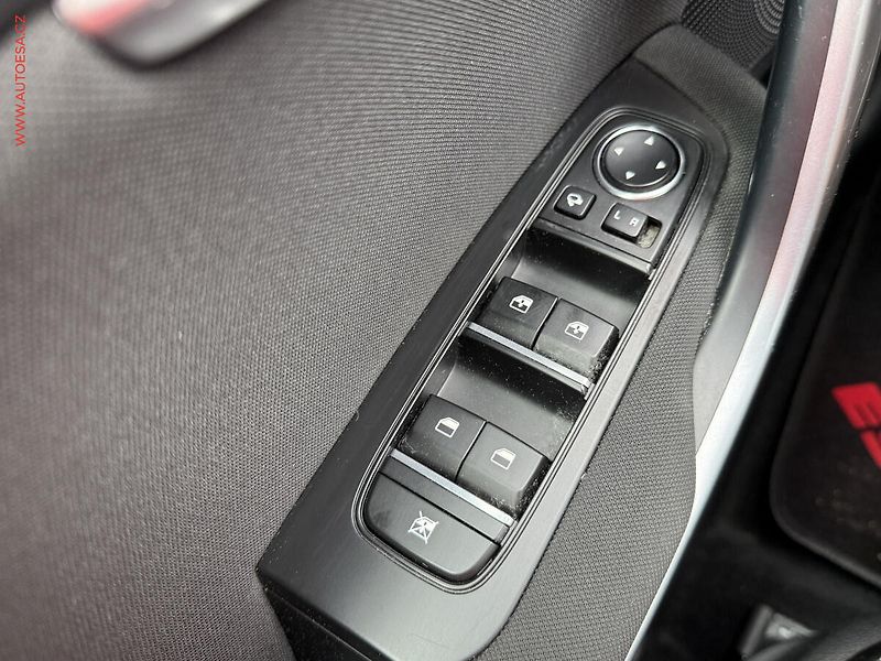 Kia Ceed (2021) 1.4 T-GDi, 2.maj,ČR, AT, LED - fotka 11 z 18