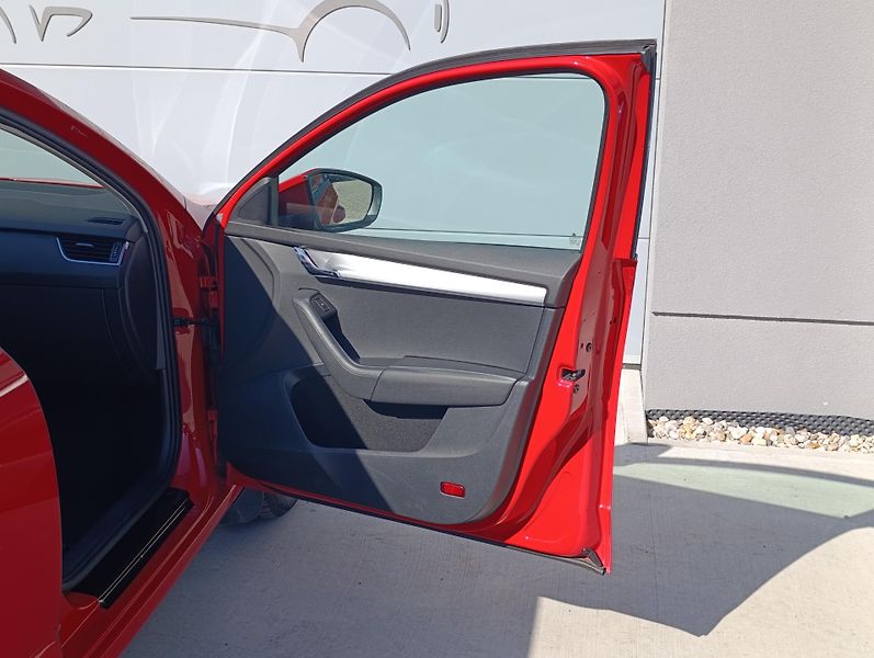 Škoda Octavia 1.6TDI 85kW ČR DPH - fotka 29 z 31