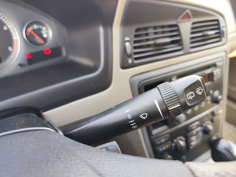 Volvo XC70 D5 2.4/120kW - fotka 22 z 26