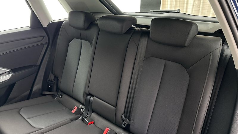 Audi Q3 2.0 35TDI S Tronic - fotka 16 z 24