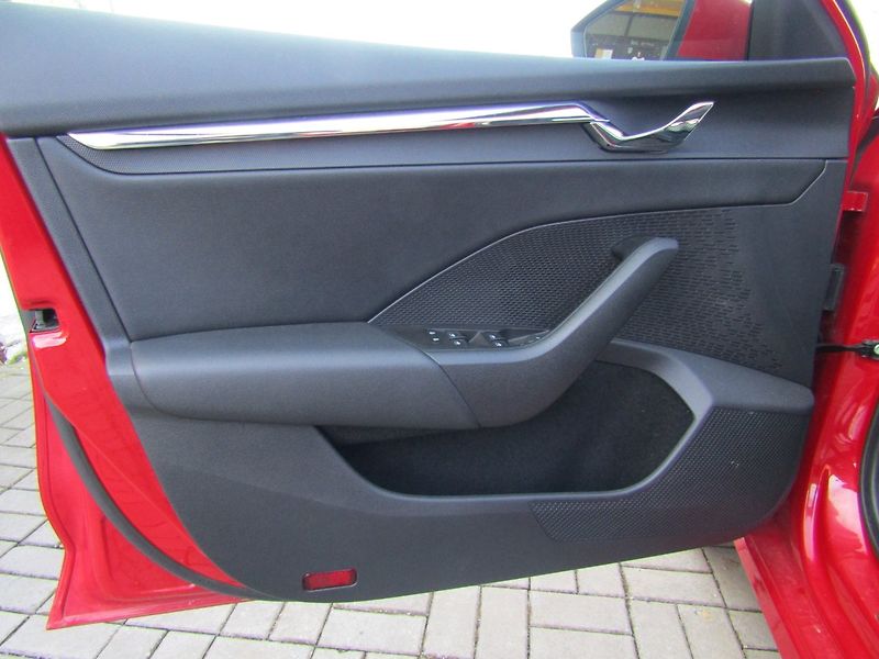 Škoda Octavia (2022) 2.0 TDI 110kW DSG SPORT Line - fotka 18 z 43