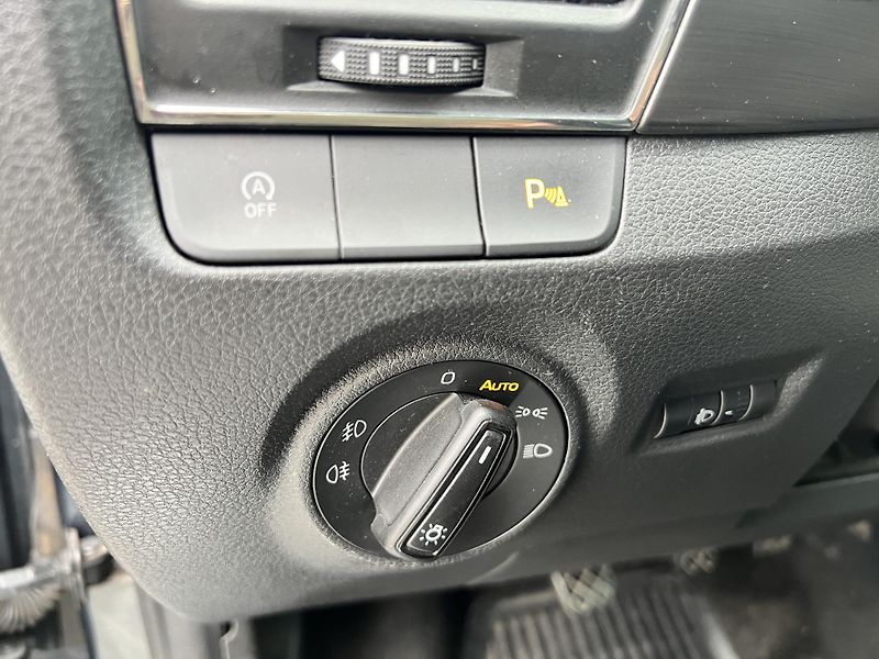 Škoda Fabia JOY 1.0MPi 55kw KLIMA NAVI ALU - fotka 13 z 47