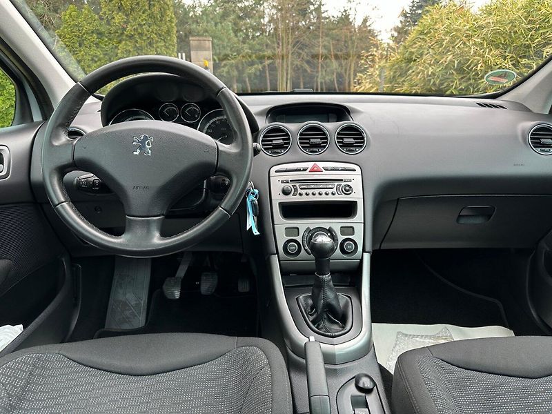 Peugeot 308 (2009) SW 1.6 16v 88kw - fotka 19 z 29