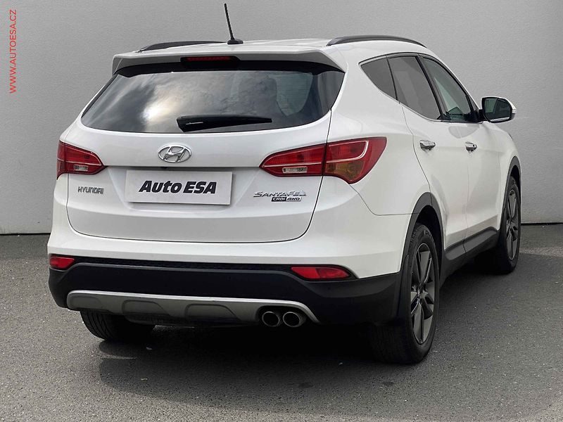 Hyundai Santa Fe (2014) 2.2 CRDi 4x4, ČR, AT, navi - fotka 4 z 18