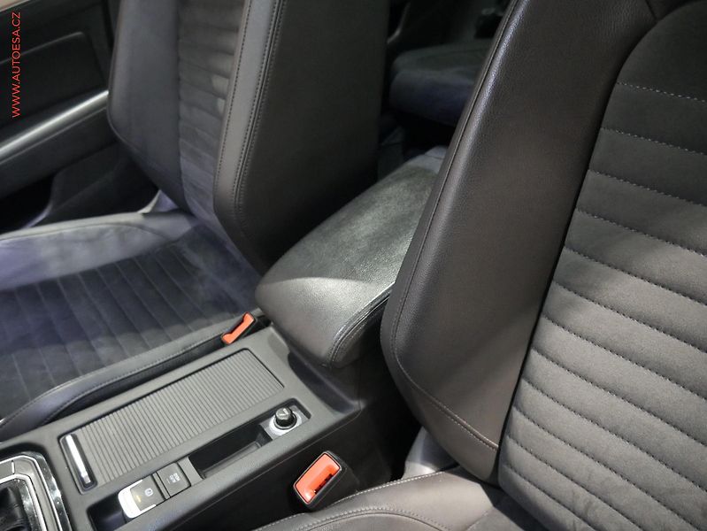 Volkswagen Passat (2019) 2.0TDi, DSG, navi, LED - fotka 19 z 21