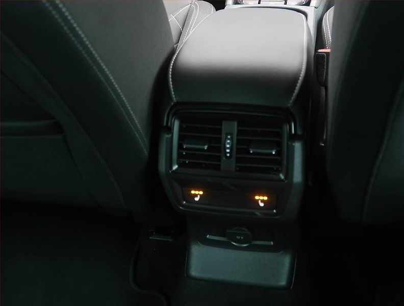 Škoda Karoq (2024) Sportline 2.0 TDI - fotka 27 z 28