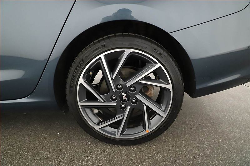Hyundai i30 (2021) N-Line 1.5 T-GDI MHEV - fotka 17 z 17