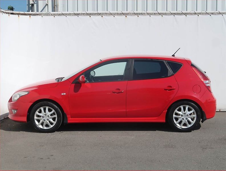 Hyundai i30 (2009) 1.4 CVVT, Serv.kniha - fotka 3 z 17
