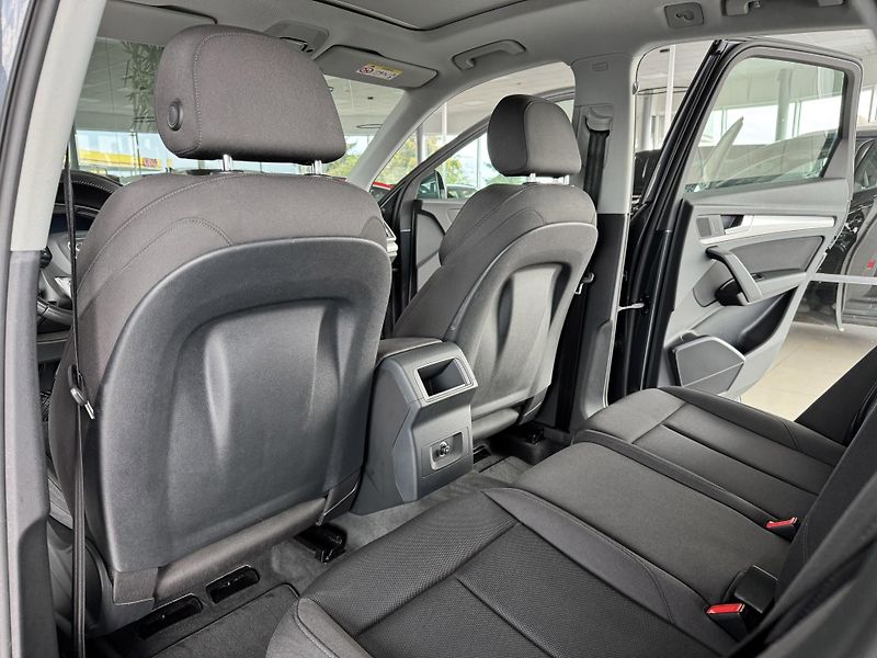 Audi Q5 45TFSI Q*Virtual*Panoram*Tažné - fotka 17 z 36