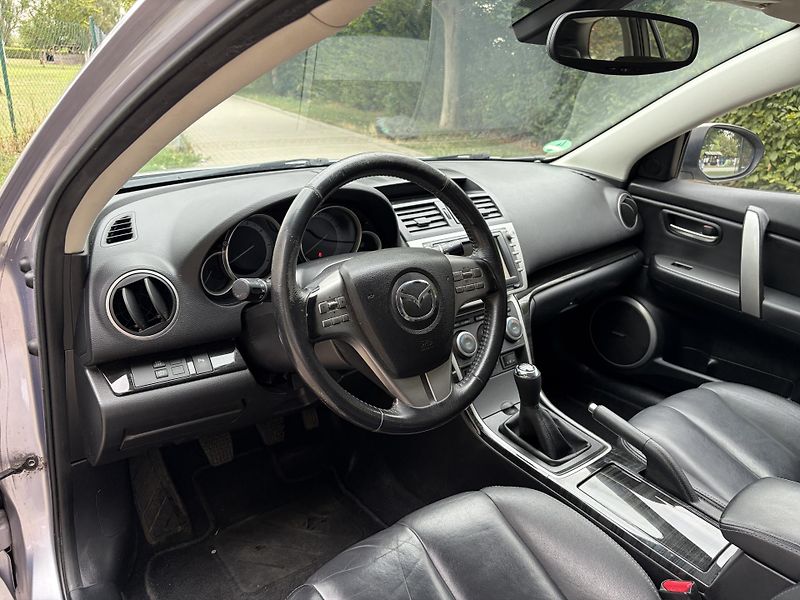 Mazda 6 2.5 Top Bose - fotka 25 z 32