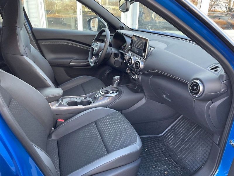 Nissan Juke N-Connecta 1,6 HEV - fotka 9 z 16