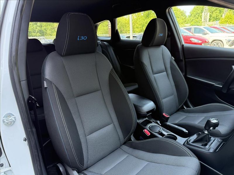 Hyundai i30 1,6 GDI  WG Weekend Design - fotka 13 z 28
