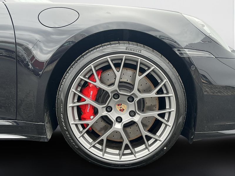 Porsche 911 (2025) 4S Cabriolet - fotka 12 z 28