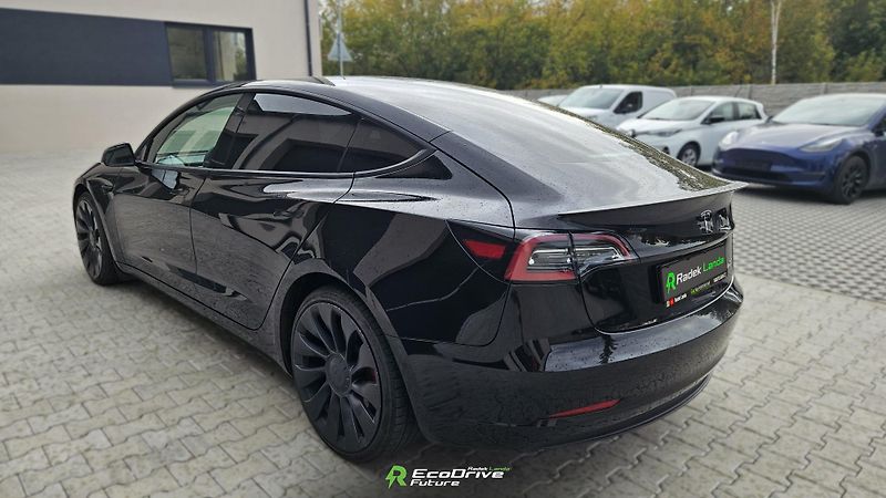 Tesla Model 3 (2021) Performance Dual Motor AWD - fotka 7 z 9
