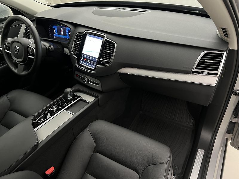 Volvo XC90 B5 AWD CORE AUT 7 MÍST - fotka 23 z 43