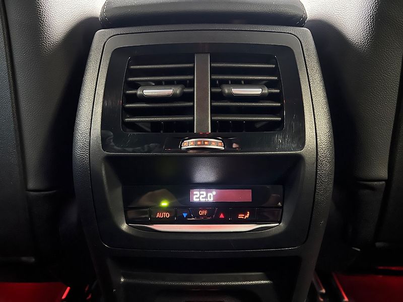 BMW X4 M40d xDrive M-PAKET - fotka 30 z 33
