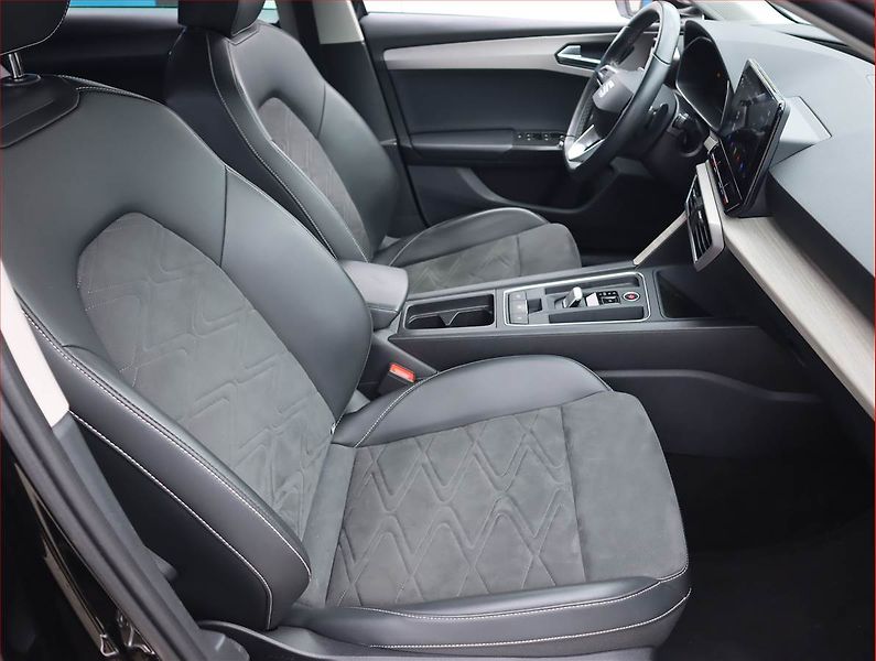 Seat Leon (2023) Xcellence 2.0 TDI, Automat - fotka 9 z 22