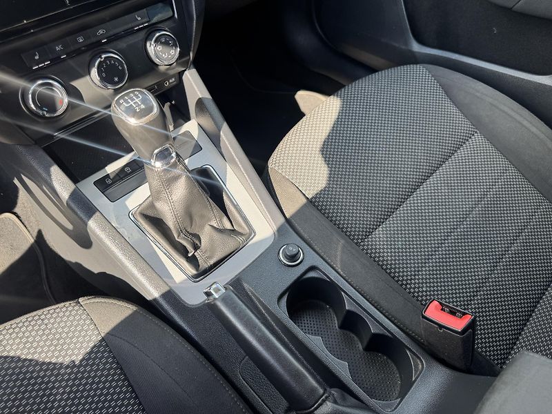 Škoda Octavia 1.6TDi,81kw,DPH,nové v ČR - fotka 34 z 38