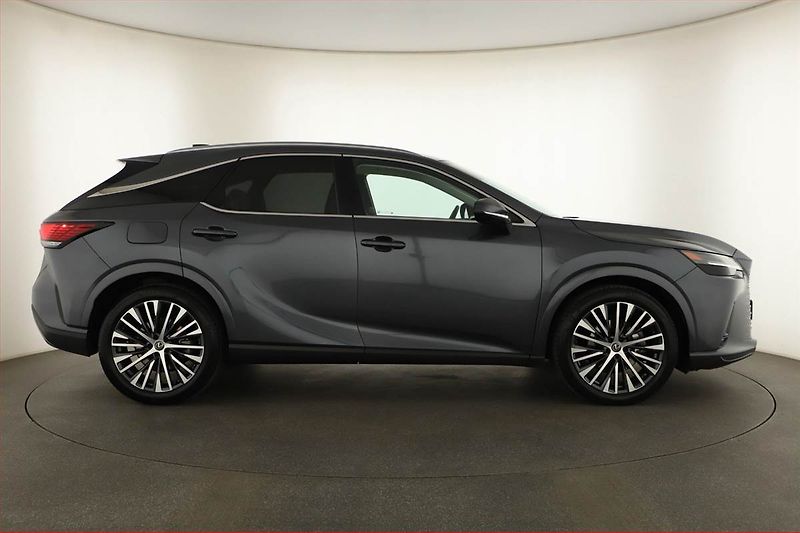 Lexus RX 400h (2023) 450h+ - fotka 6 z 20