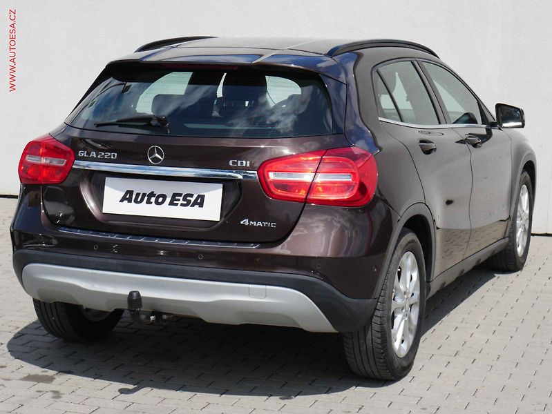 Mercedes-Benz GLA (2014) 2.2CDi 4Mat, 2.maj,ČR - fotka 4 z 22