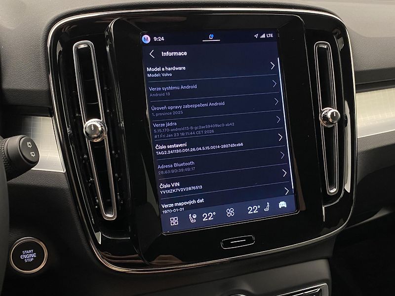 Volvo XC40 (2026) B3 AUT DARK PLUS - fotka 57 z 59