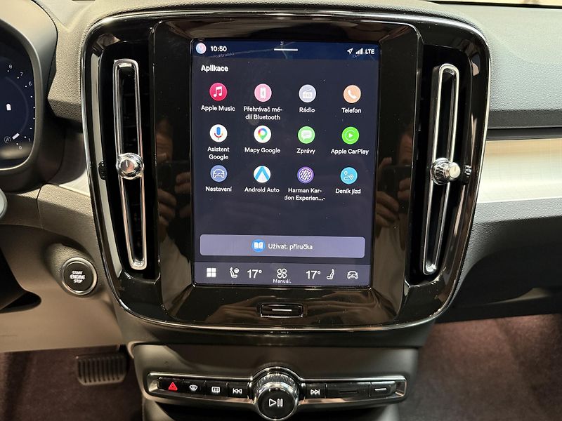 Volvo XC40 B3 Plus Dark DCT - fotka 8 z 17