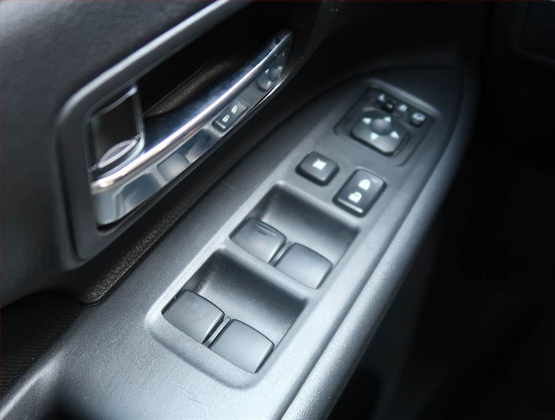 Mitsubishi Outlander (2014) 2.2 DI-D, 4X4, Navi, Tempomat - fotka 15 z 19
