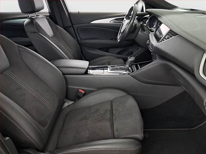Opel Insignia (2021) OPC Line 2.0 Turbo GSi, 4X4 - fotka 9 z 19