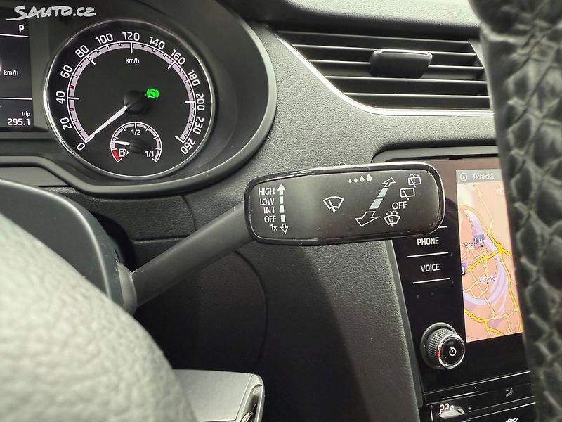 Škoda Octavia 1.6 TDi DSG - fotka 23 z 32