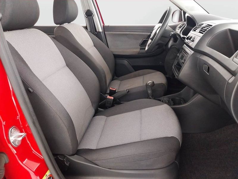 Škoda Fabia (2012) 1.2 12V, po STK, jezdí výborně - fotka 9 z 17