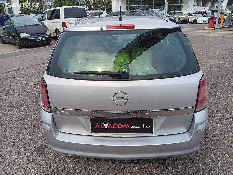 Opel Astra 1.7 CDTI - fotka 7 z 24