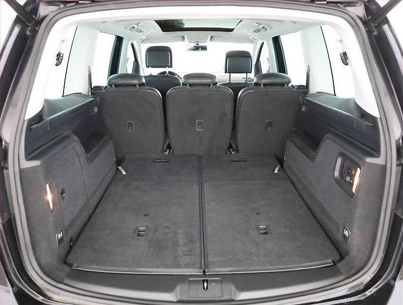 Volkswagen Sharan (2013) 2.0 TDI, 4X4, 7 míst, Kůže - fotka 21 z 23