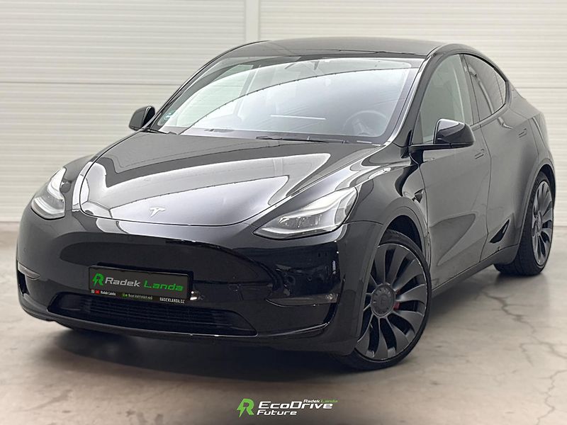 Tesla Model Y (2022) Tepelné čerpadlo + autopilot - fotka 4 z 6