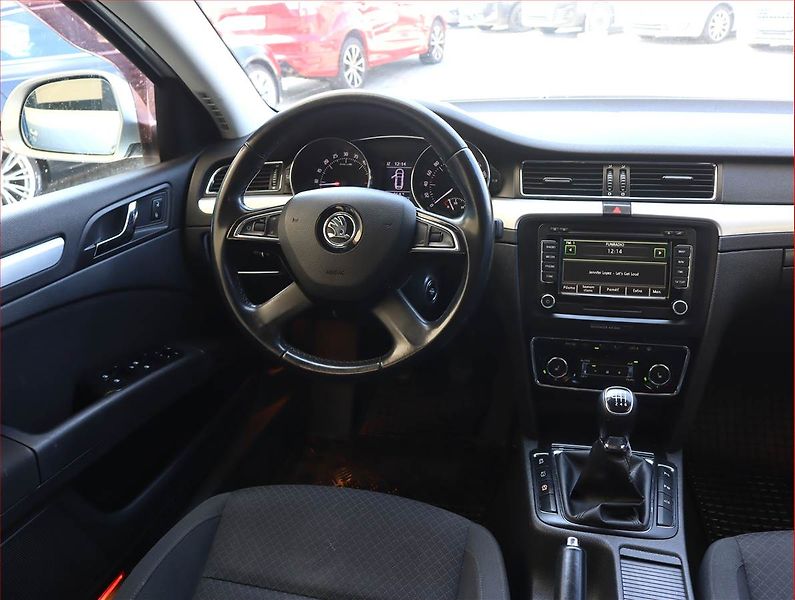 Škoda Superb (2014) 2.0 TDI, Navi, Xenony - fotka 7 z 20