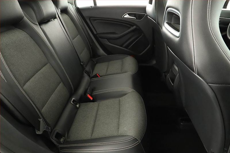 Mercedes-Benz CLA (2016) 180 CDI, Kůže, Tempomat - fotka 7 z 13