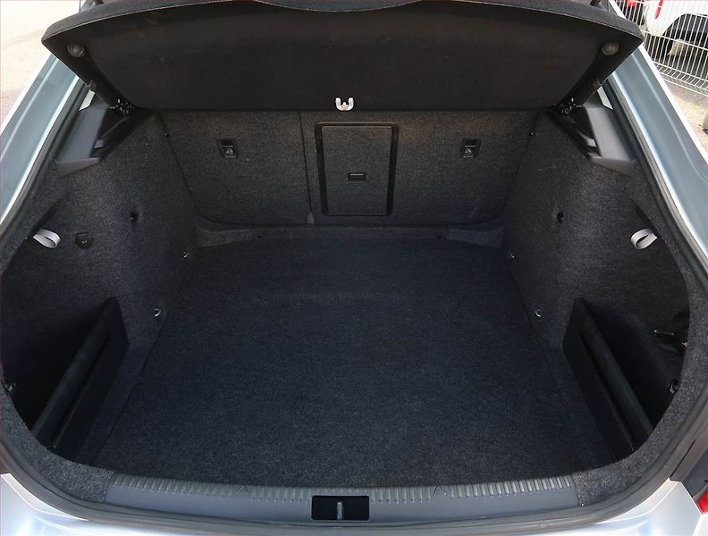 Škoda Octavia (2014) Elegance 1.2 TSI, Serv.kniha - fotka 13 z 19