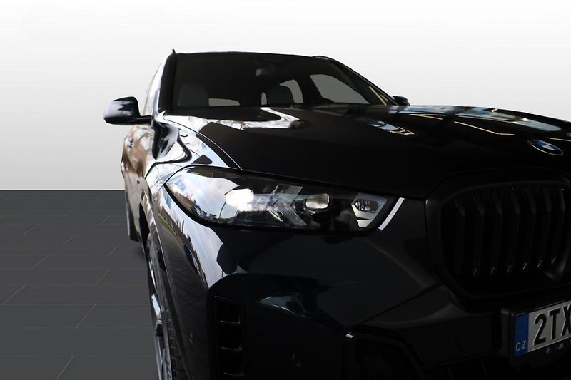 BMW X5 xDrive40d - fotka 22 z 30