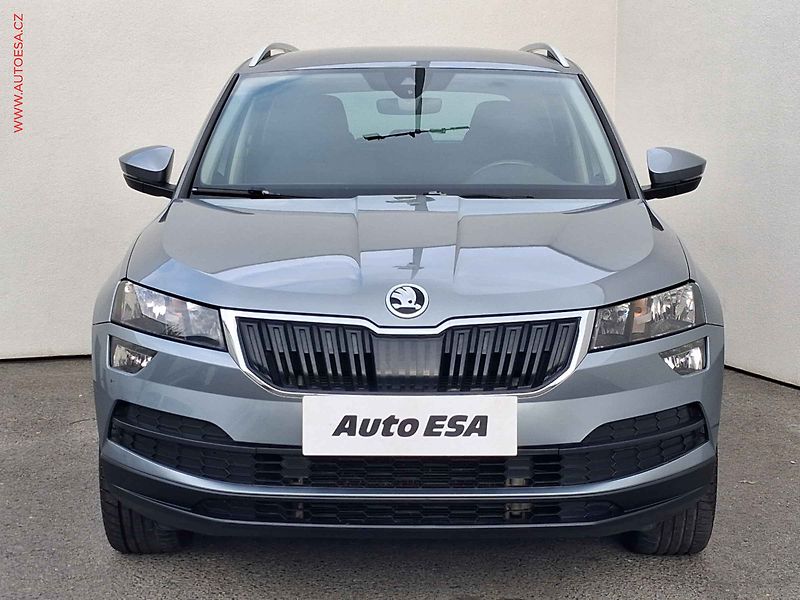Škoda Karoq (2019) 1.5 TSi, Business, DSG, TZ - fotka 2 z 19